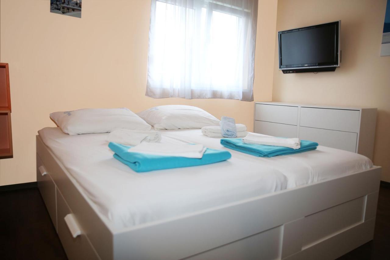 Villa Mit Whirlpool Fuer 32 Per 크리크베니카 외부 사진