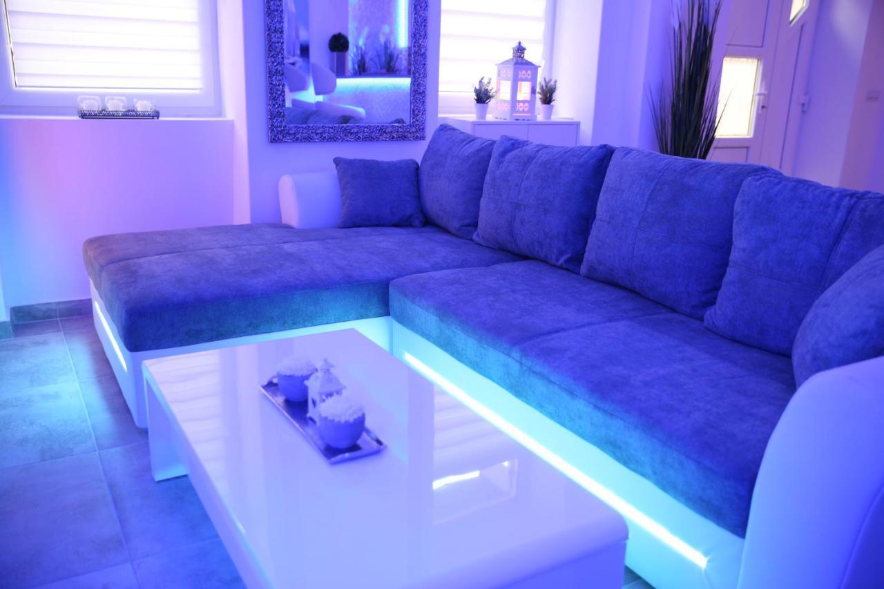 Villa Mit Whirlpool Fuer 32 Per 크리크베니카 외부 사진