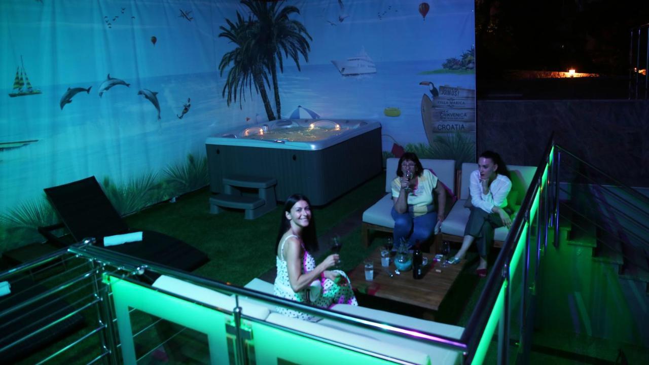 Villa Mit Whirlpool Fuer 32 Per 크리크베니카 외부 사진