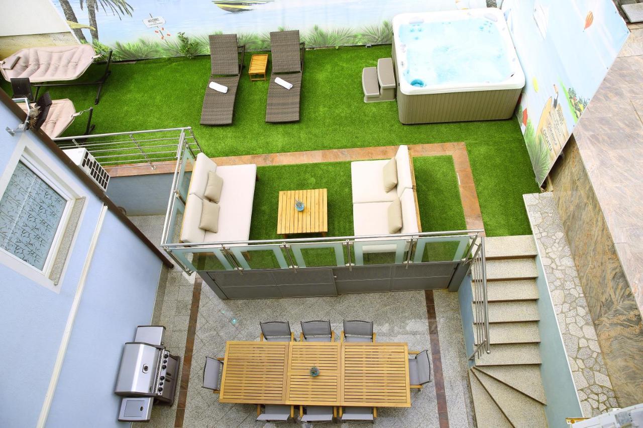 Villa Mit Whirlpool Fuer 32 Per 크리크베니카 외부 사진
