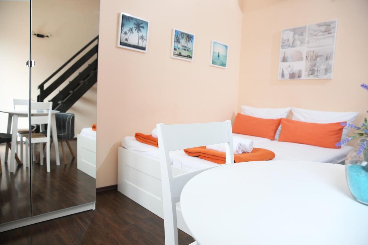 Villa Mit Whirlpool Fuer 32 Per 크리크베니카 외부 사진